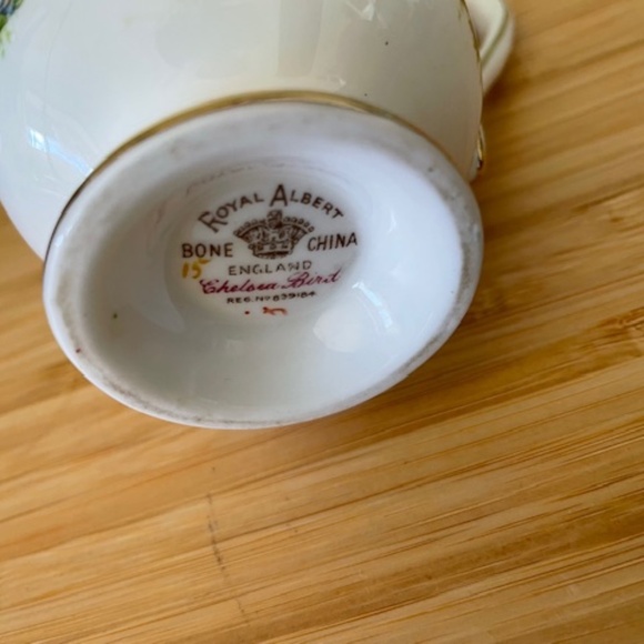 Royal Albert Creamer and Saucer - Picture 5 of 7